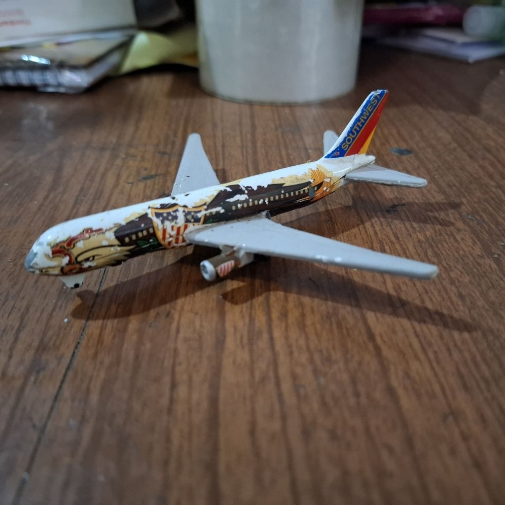 junk mainan pesawat Majorette Boeing B767 Southwest Airlines