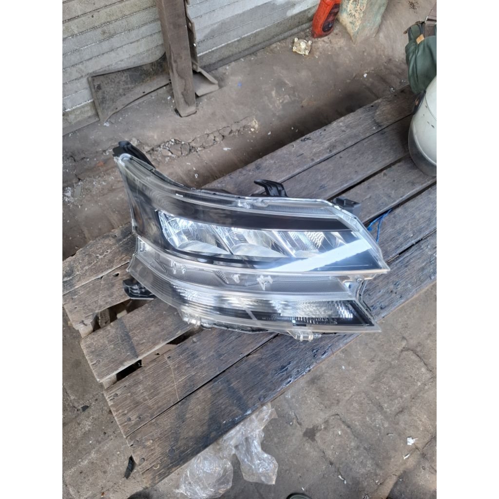headlamp Avanza Xenia 2018 2019 2020 original