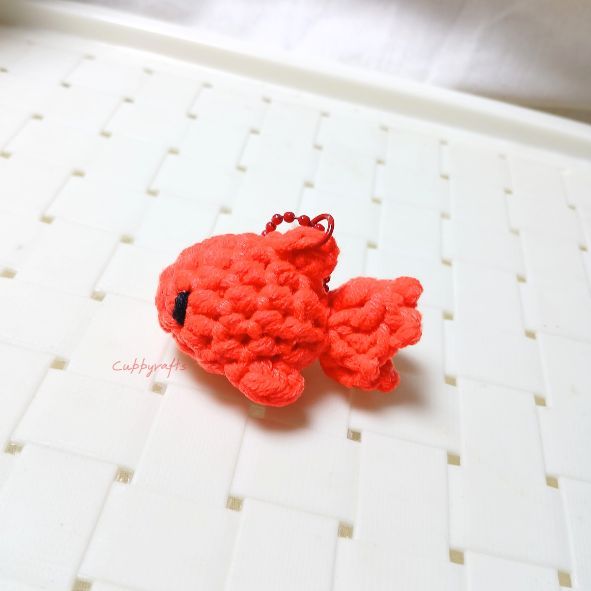 Crochet Goldfish keychain bagcharm | gantungan kunci tas rajut ikan emas