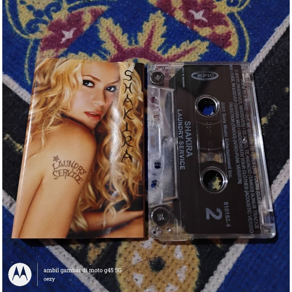 Kaset pita Shakira - laundry service