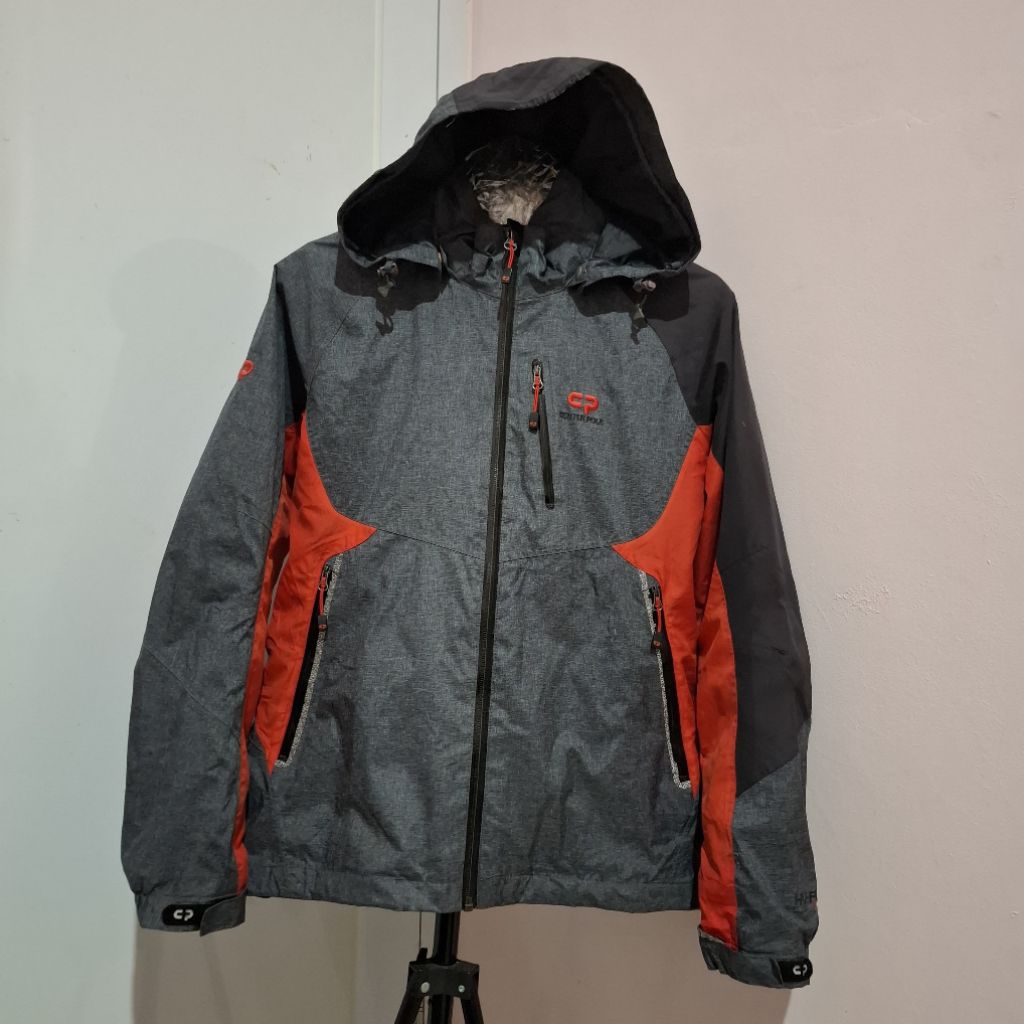 JAKET OUTDOOR CENTER POLE GORPCORE SERAT BAMBU SECOND