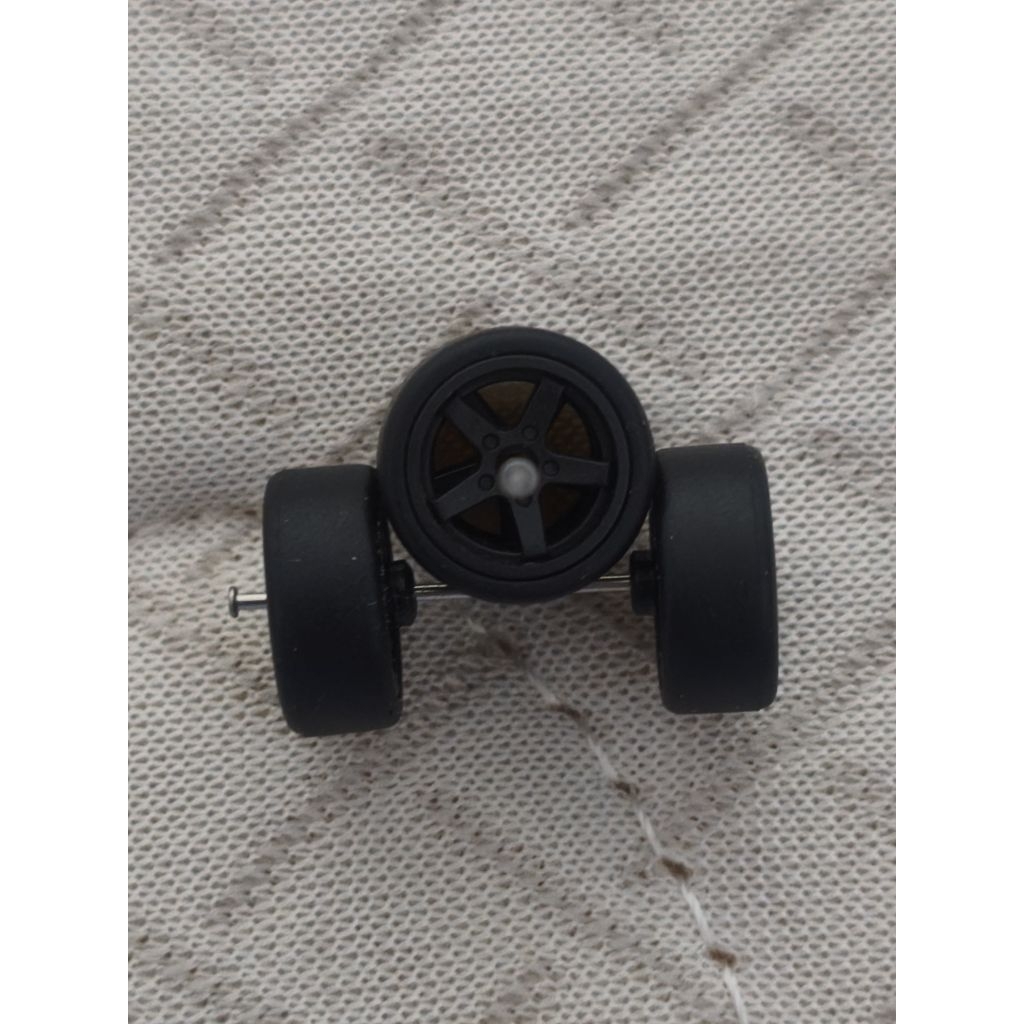 Velg hotwheels LaFerrari ukuran 12