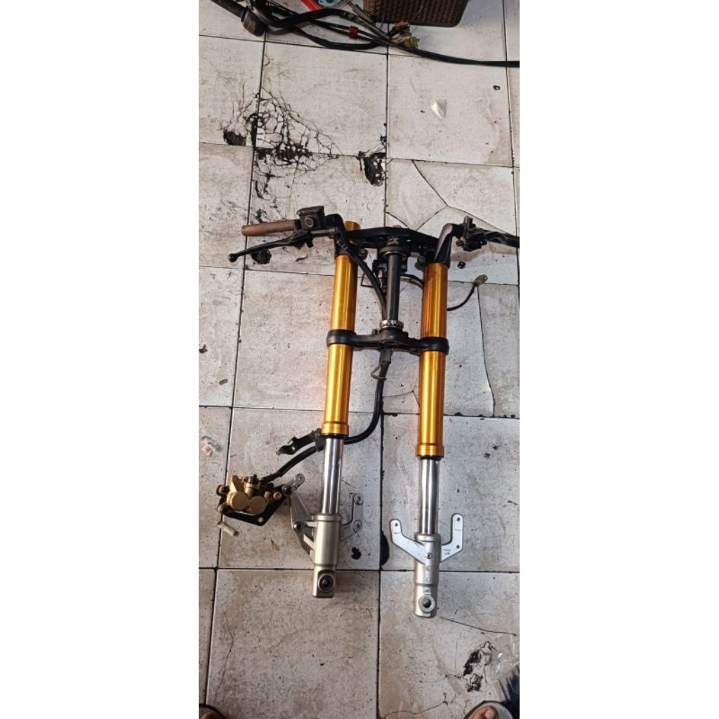 SHOCK USD  SHOCK UPSIDE DOWN R15 V3 VVA MT15