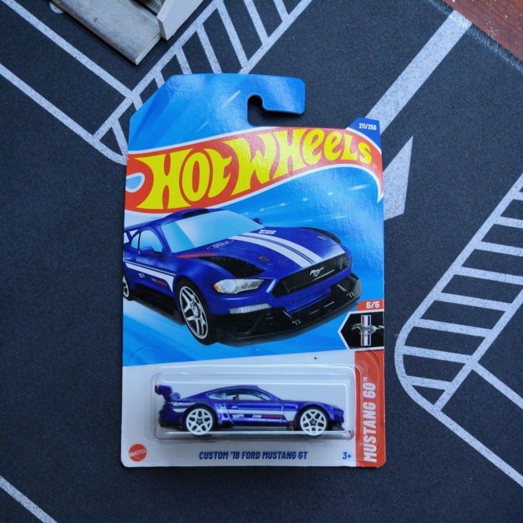 Custom 18 Ford Mustang GT