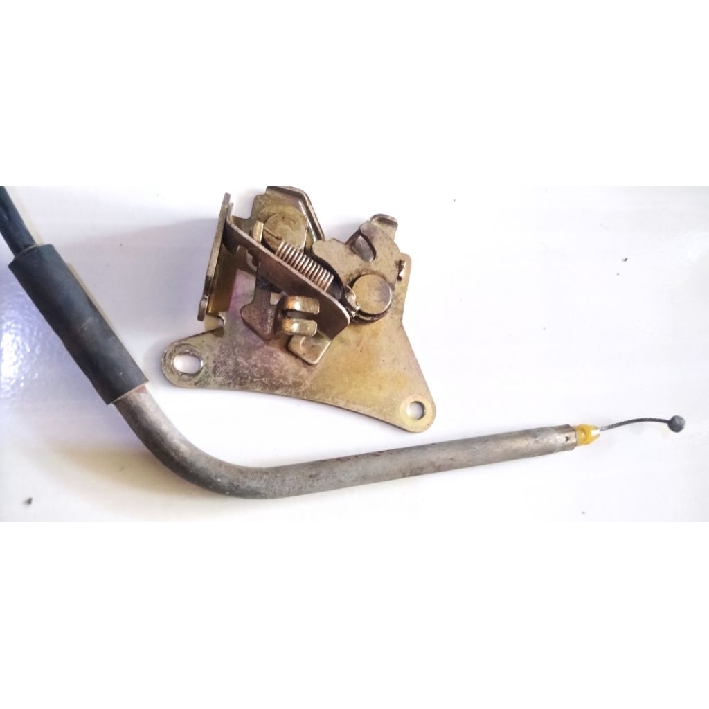 pengait kunci jok motor Honda CS1 SEKEN SECOND BEKAS SECOND LAYAK PAKAI original copotan motor.