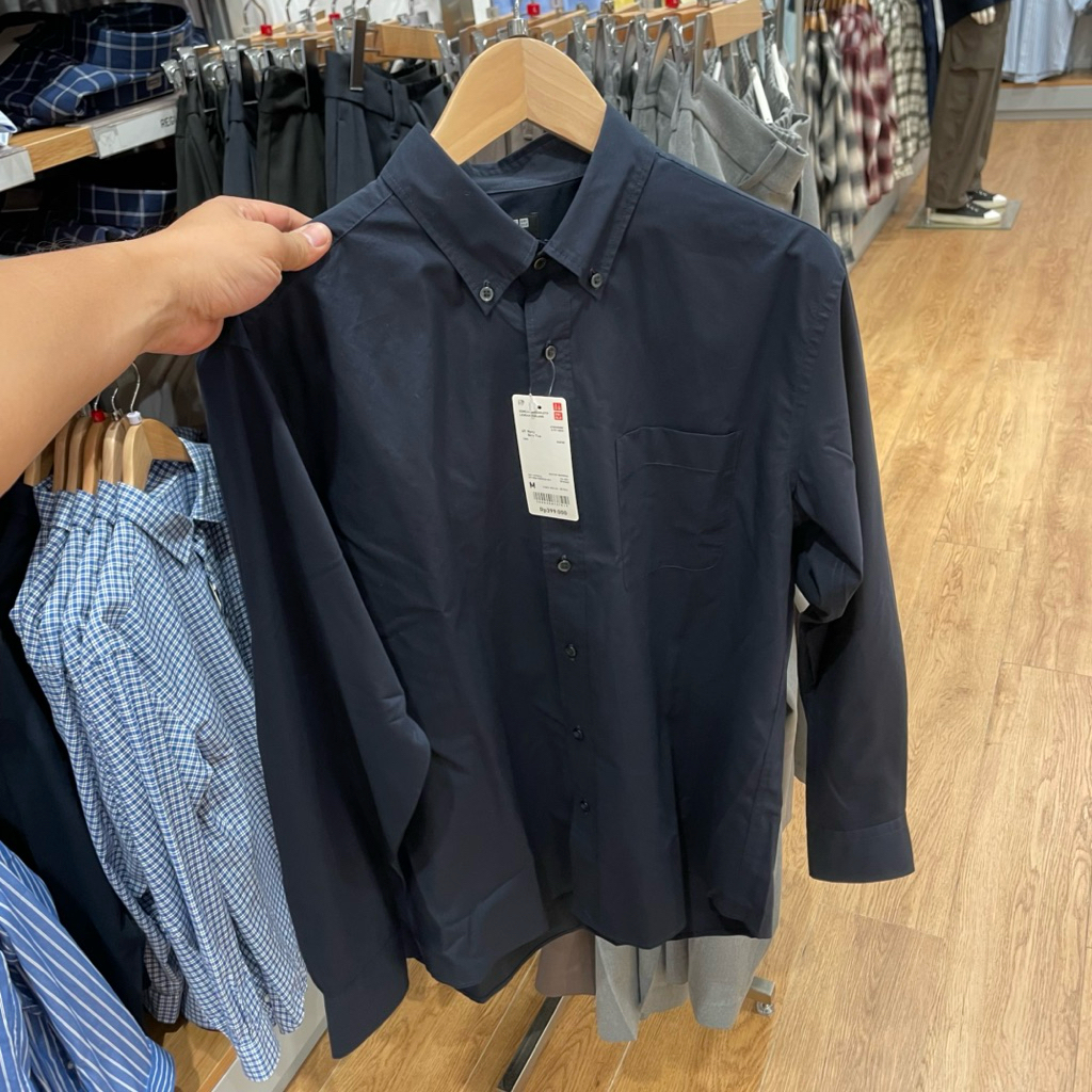 Kemeja Uniqlo Man BROADCLOTH polos 69 navy