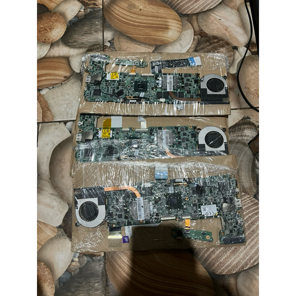 mainboard laptop acer aspire P3 intel core i3