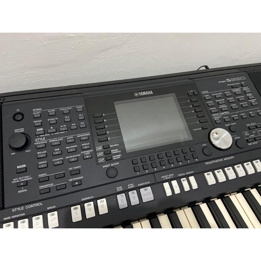 Keyboard Yamaha PSR S950 mulus
