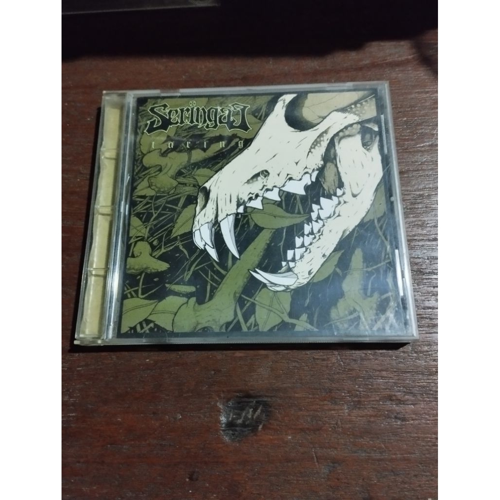CD Seringai Taring