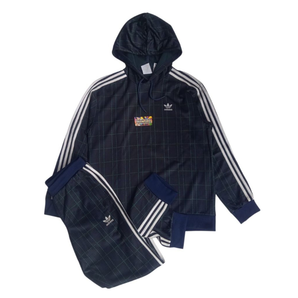 Hoodie adidas dan trackpants tartan