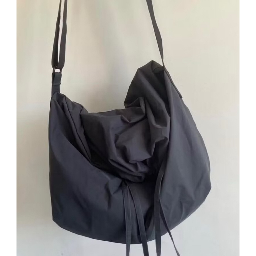 uniqlo drawstring bag