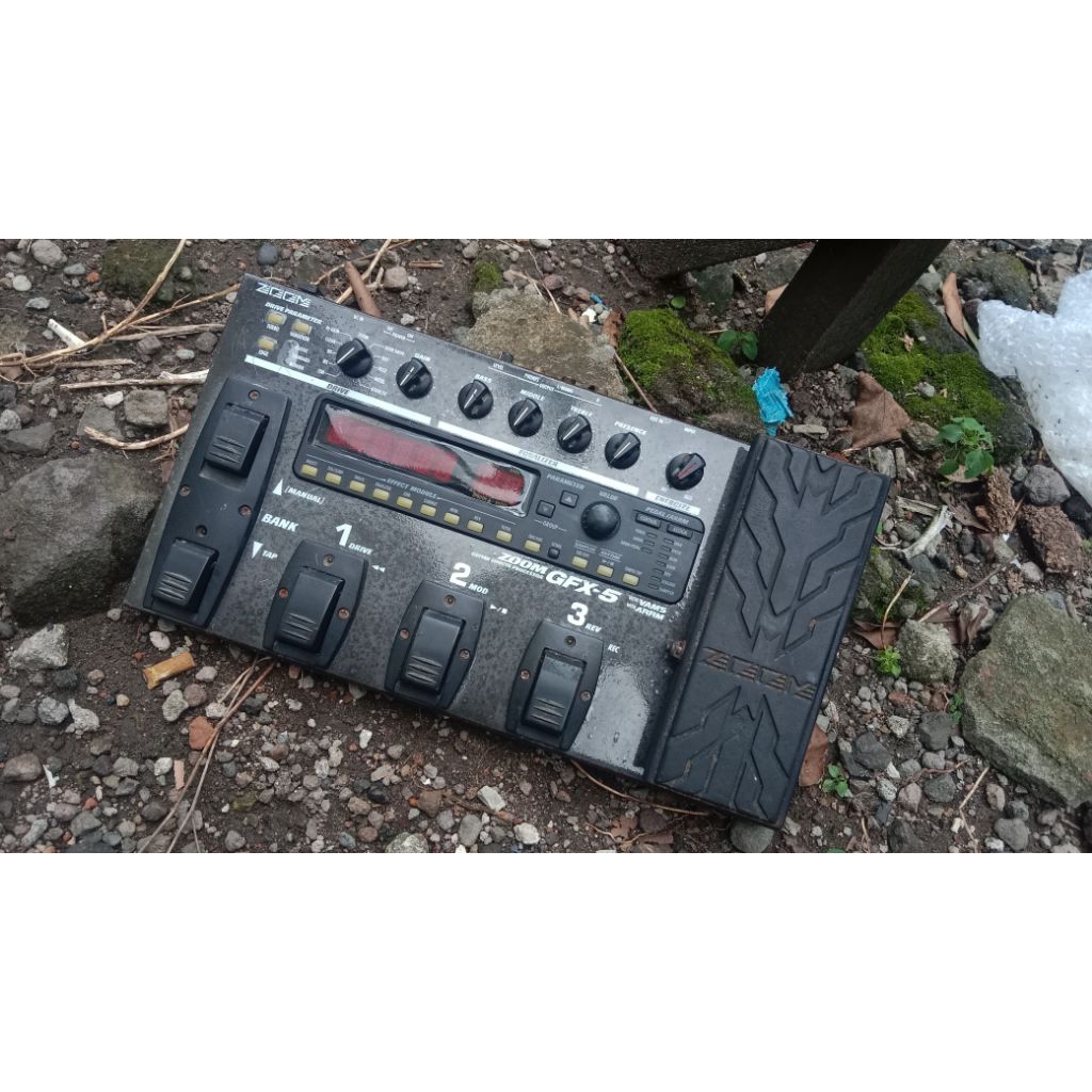 Efek ZOOM GFX-5 Normal