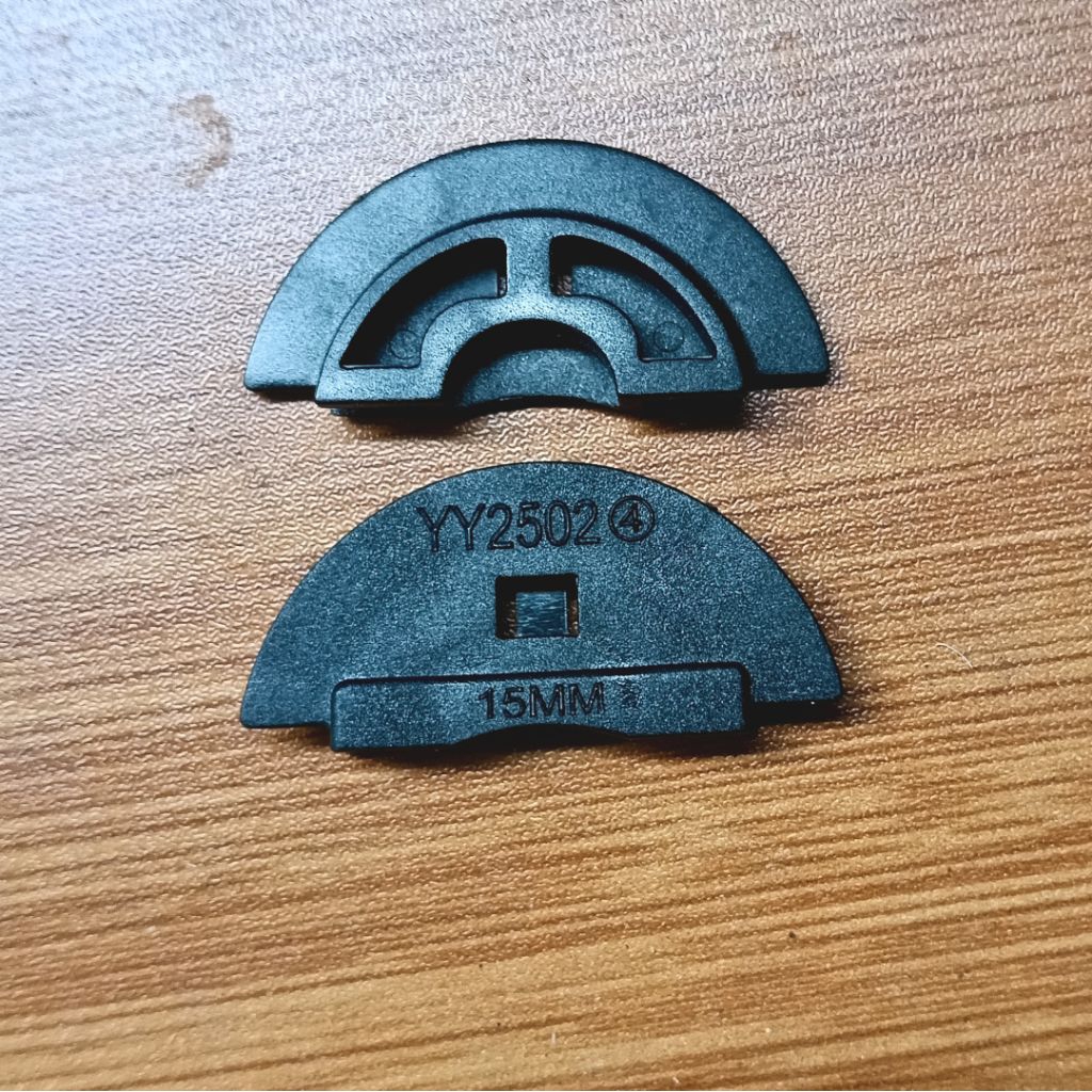 Eyelet/Holder (05) untuk tali sepatu putar baja