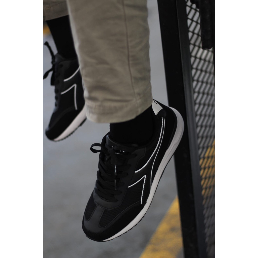 OBRAL DIADORA NAVIS BLACK