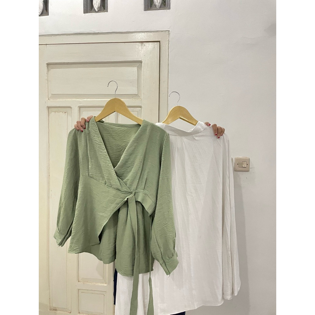 Preloved One Set Blouse & Skirt Crinkle