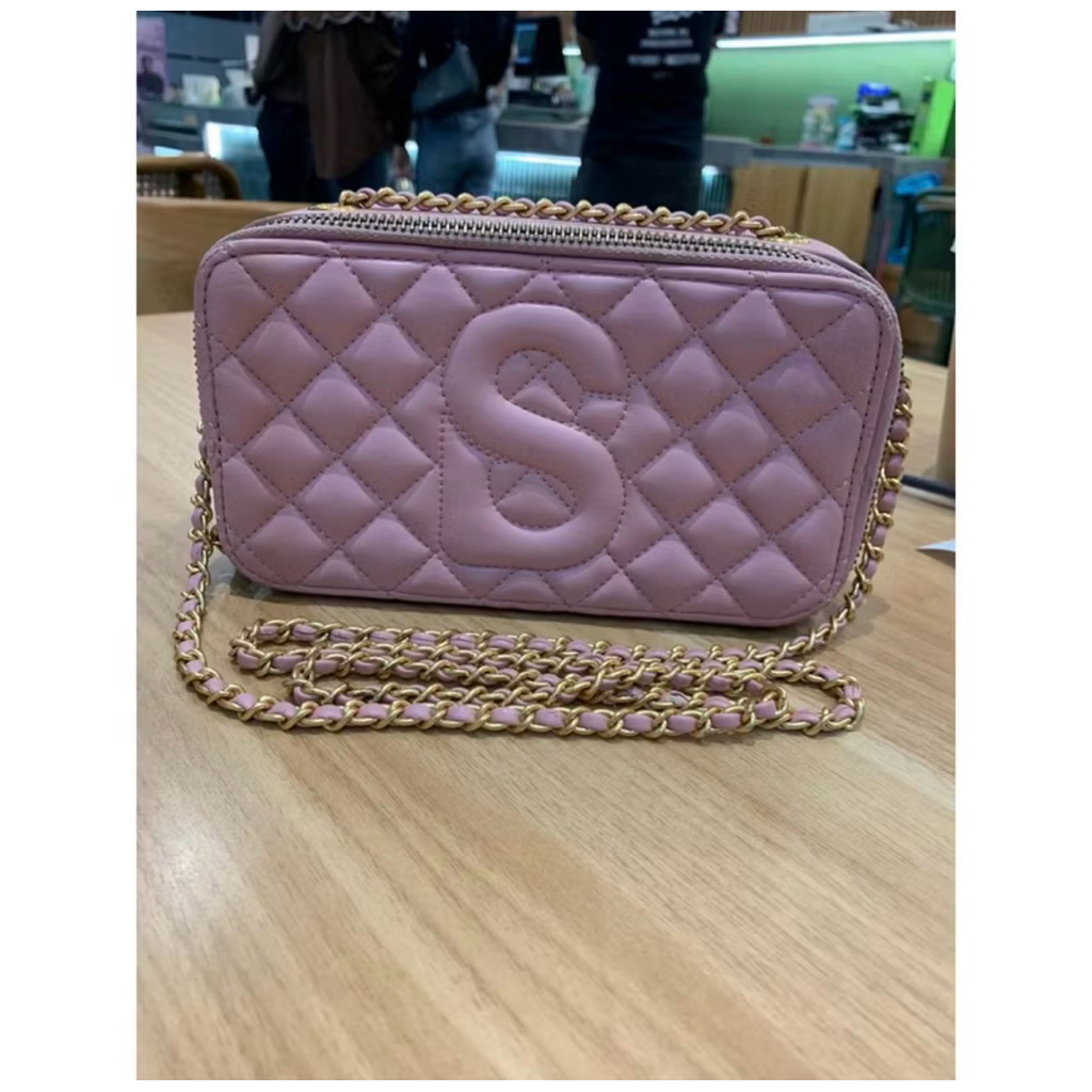 yura bag buttonscarves