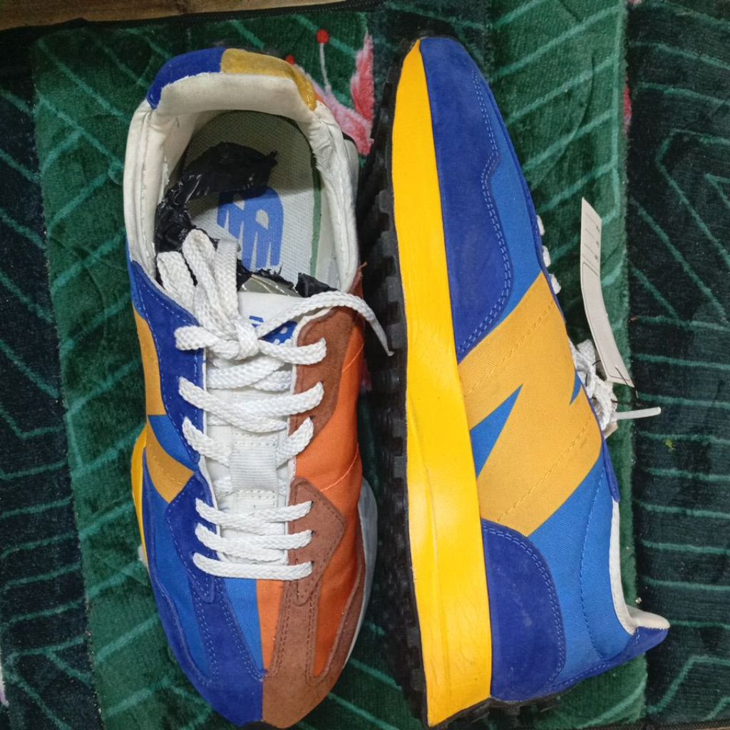 sepatu second branded nb 43 327 MS327LAA