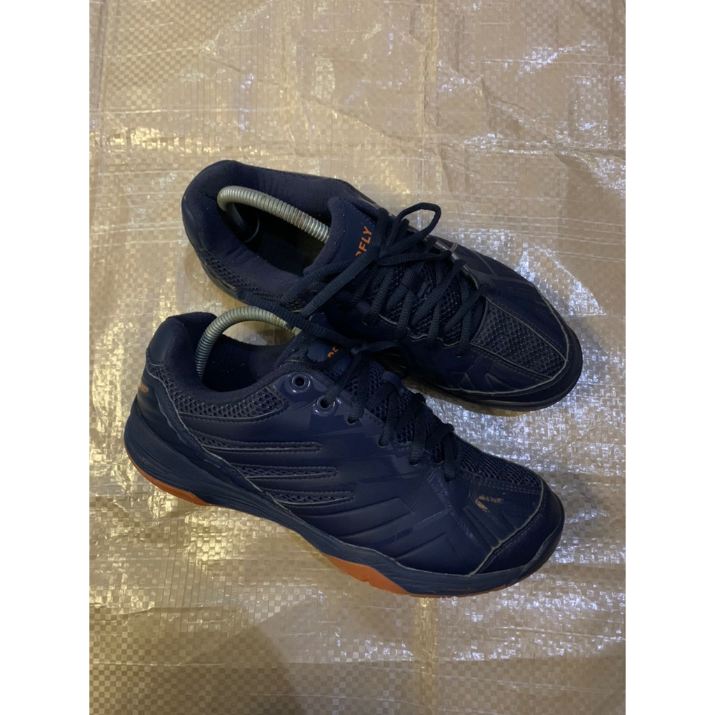 SEPATU BADMINTON PERFLY DECATHLON SIZE 42