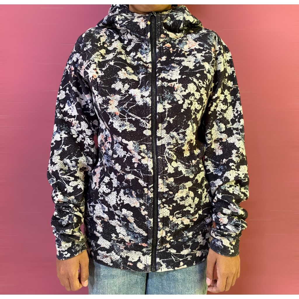 AUTHENTIC LULULEMON JACKET