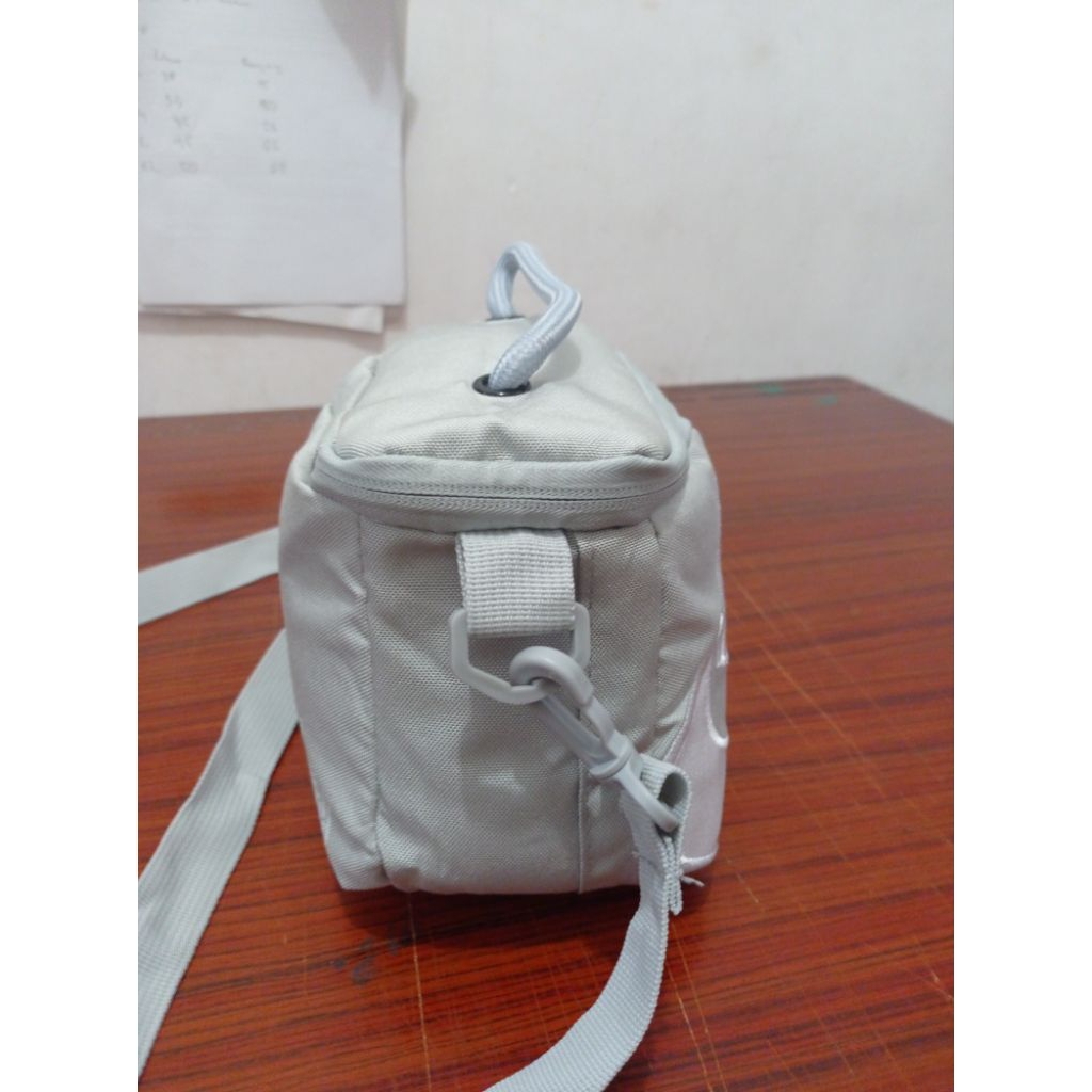 NIKE Tas Selempang Original Abu Abu Premium – Sling Bag Pria Wanita Sporty Casual Kekinian Muat Bany