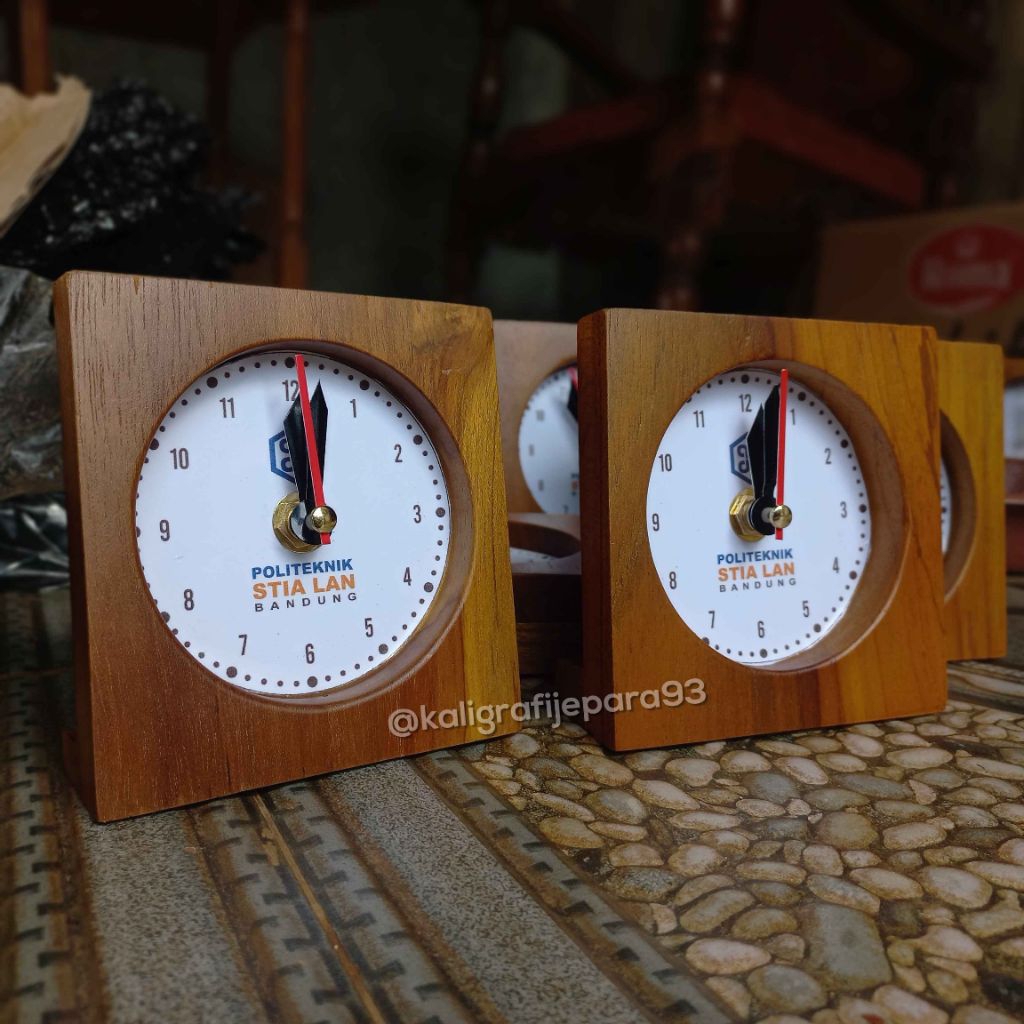 Custom Jam Meja, Souvenir Jam Meja, Jam Meja Minimalis Kayu Jati