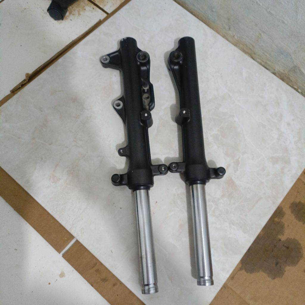 shock depan set tabung vario 160 abs