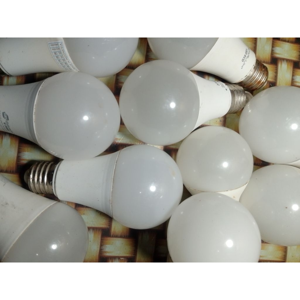 LED OFF 10-15w Bulb BUKAN RETURAN PABRIK MEREK HANNOCH,KRISBOW IN-LITE DAN CAMPUR.