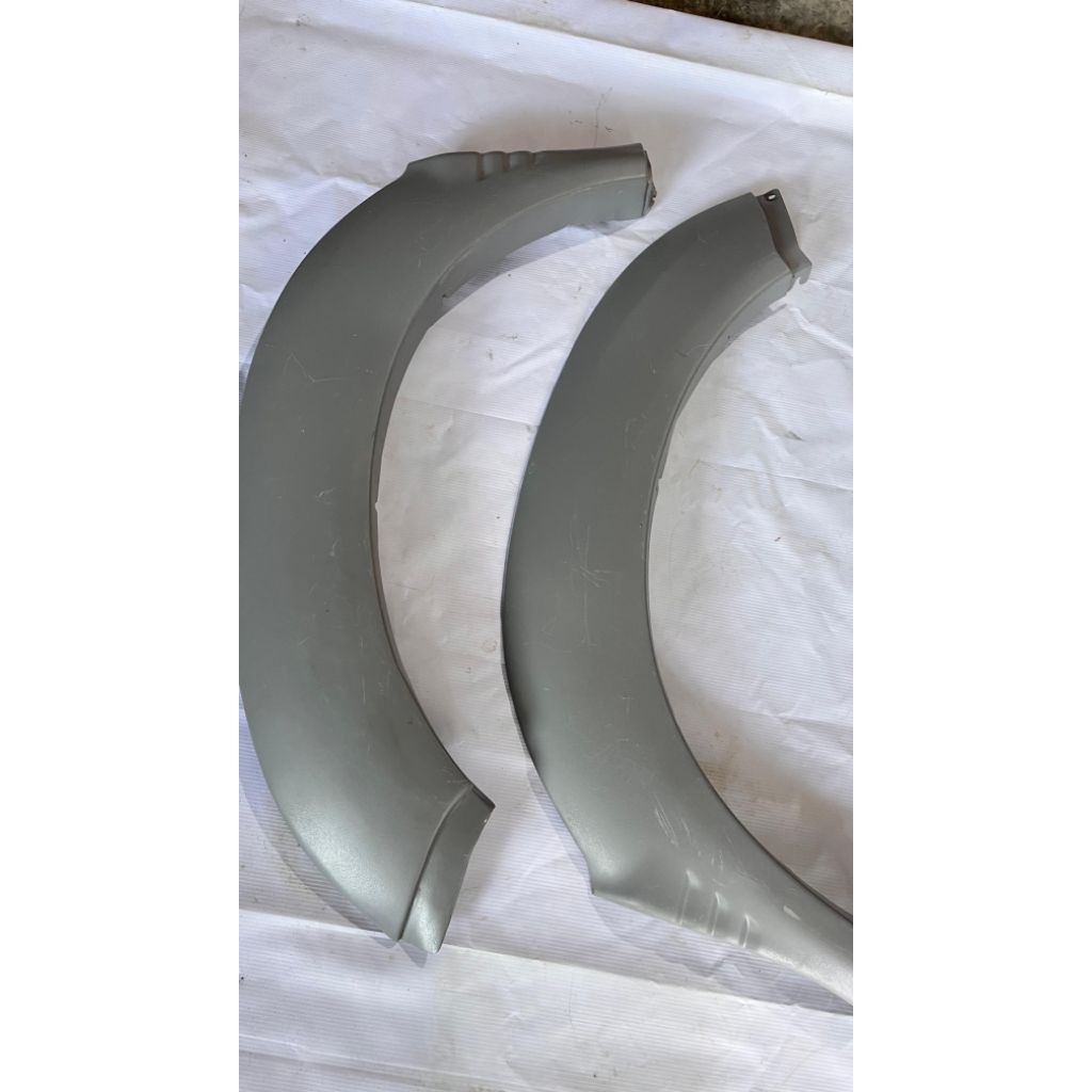 moulding over fender depan kijang krista
