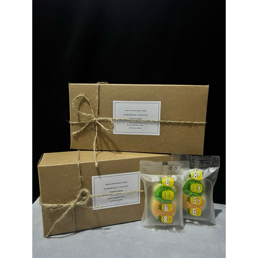 Nastar Taiwan", "Pineapple Cake", "Oleh-oleh", Hampers Premium".  #NastarTaiwan #PineappleCake #KueL