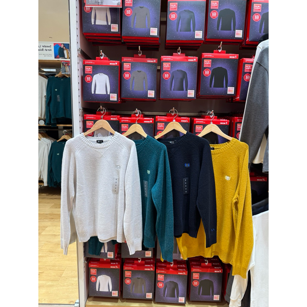 Uniqlo Sweater x kaws sale