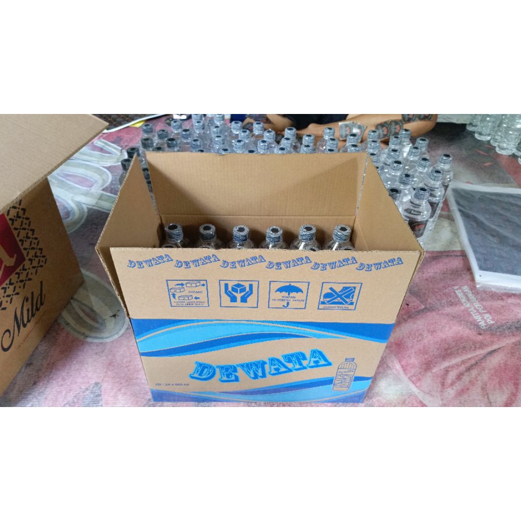 Air Mineral 600ml - Aqua 1 Dus isi 24 Botol, Segar dan Higienis