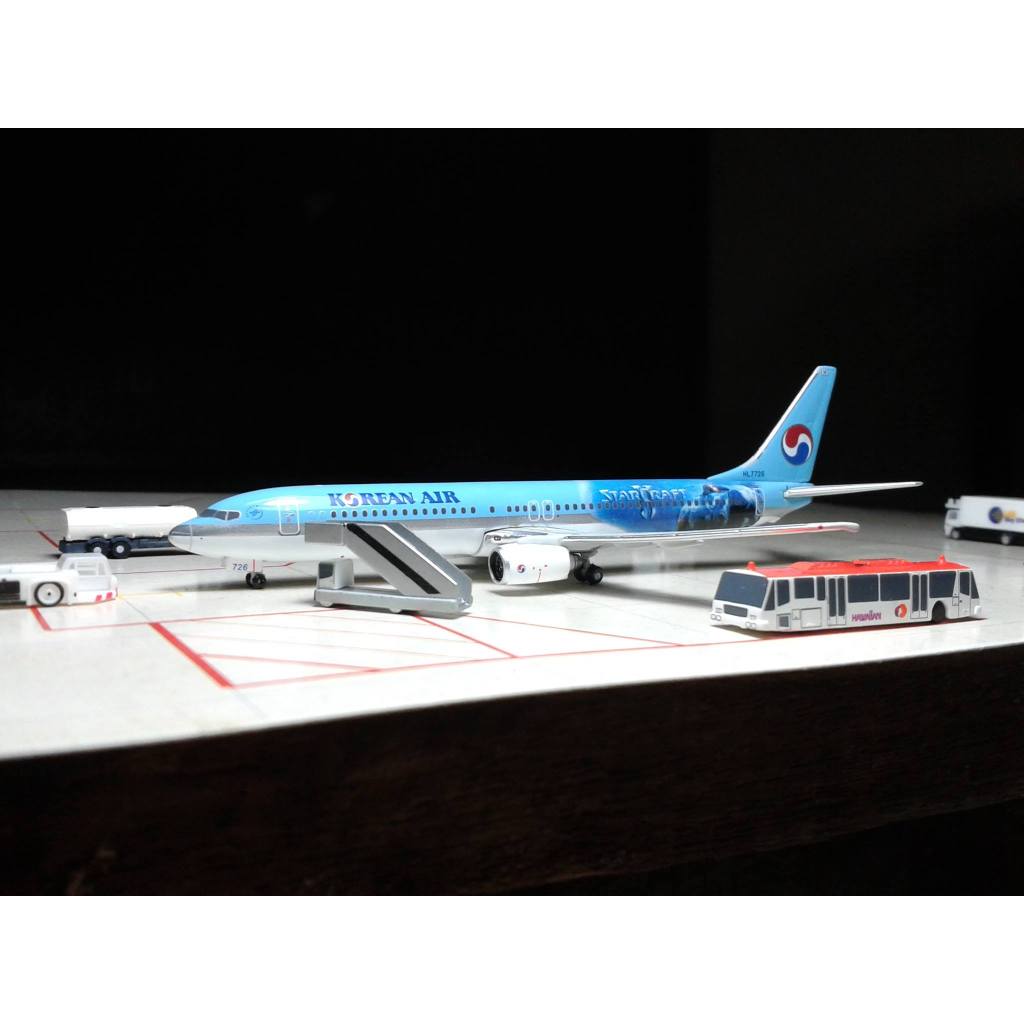 Diecast Pesawat - Korean Air with Star Craft II livery rego HL7726 - Boeing 737-9B5 Phoenix skala 1: