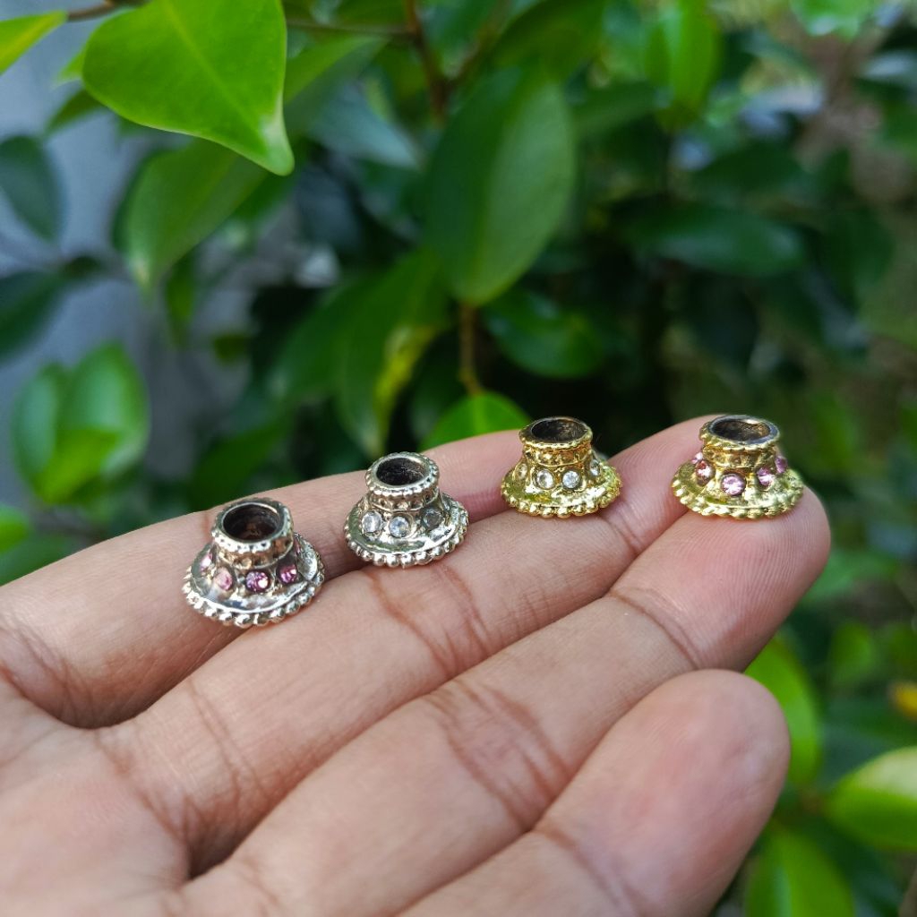 Mendhak jimatan dan patrem kecil