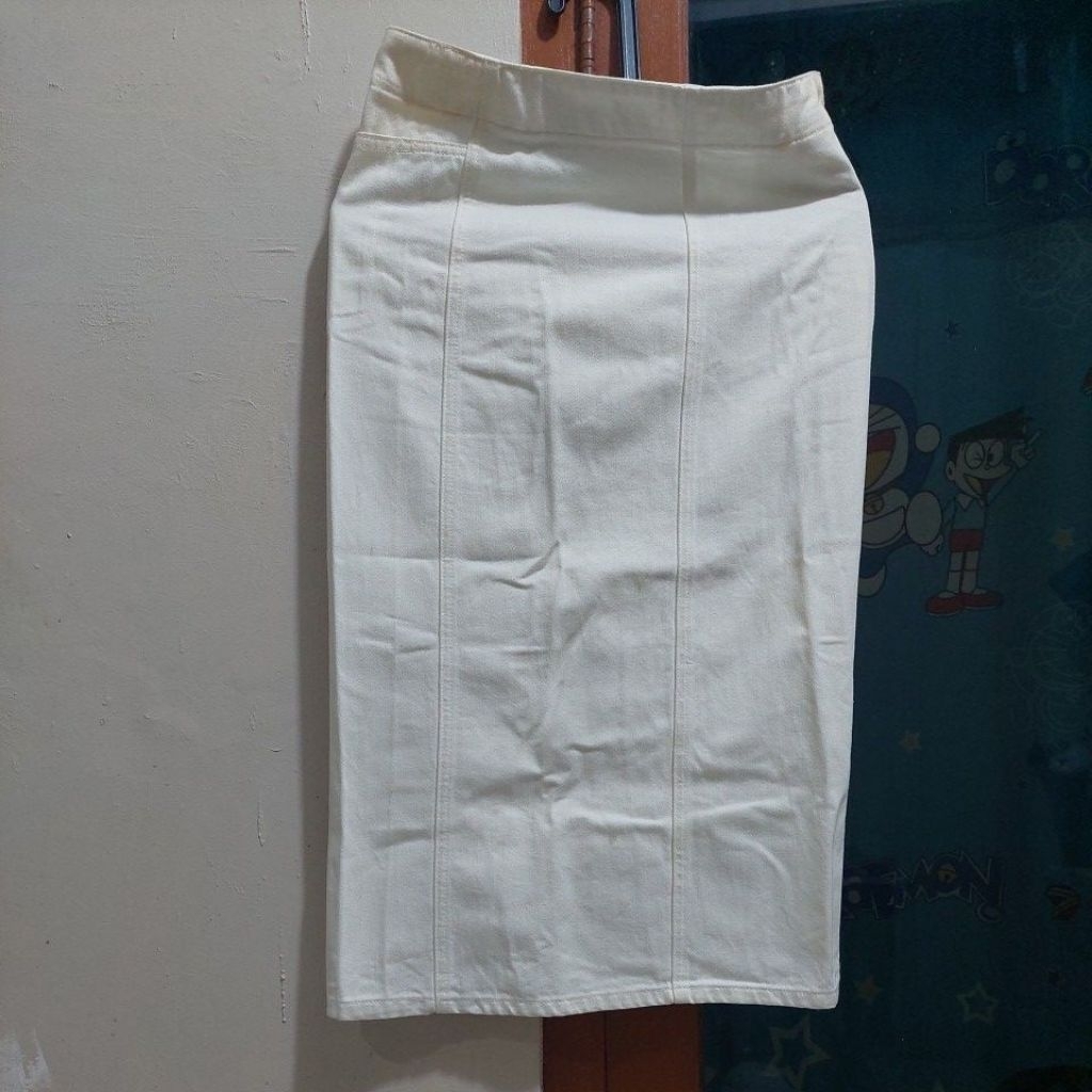 preloved rok putih