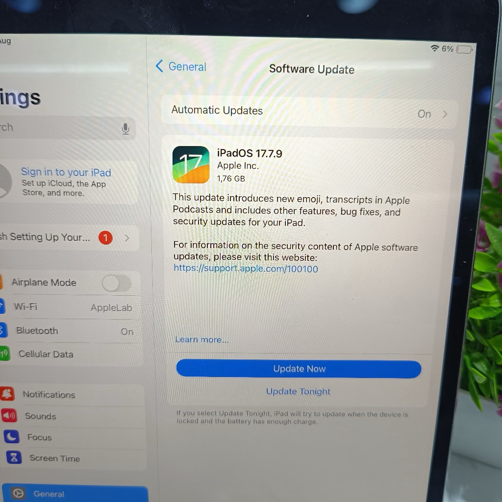 IPad Pro 10.5 Tahun 2017 (Second, ada whitespot sesuai foto)