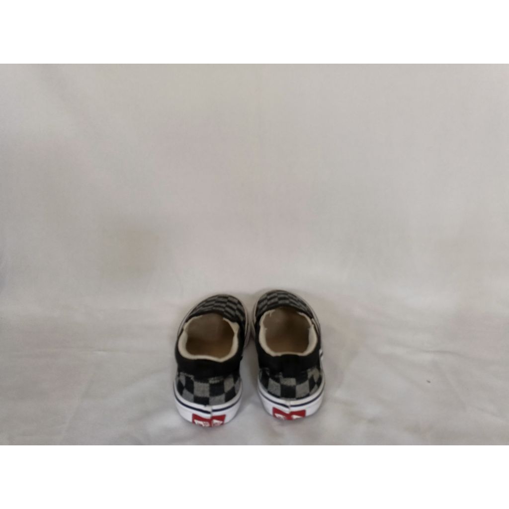 sepatu vans slip on