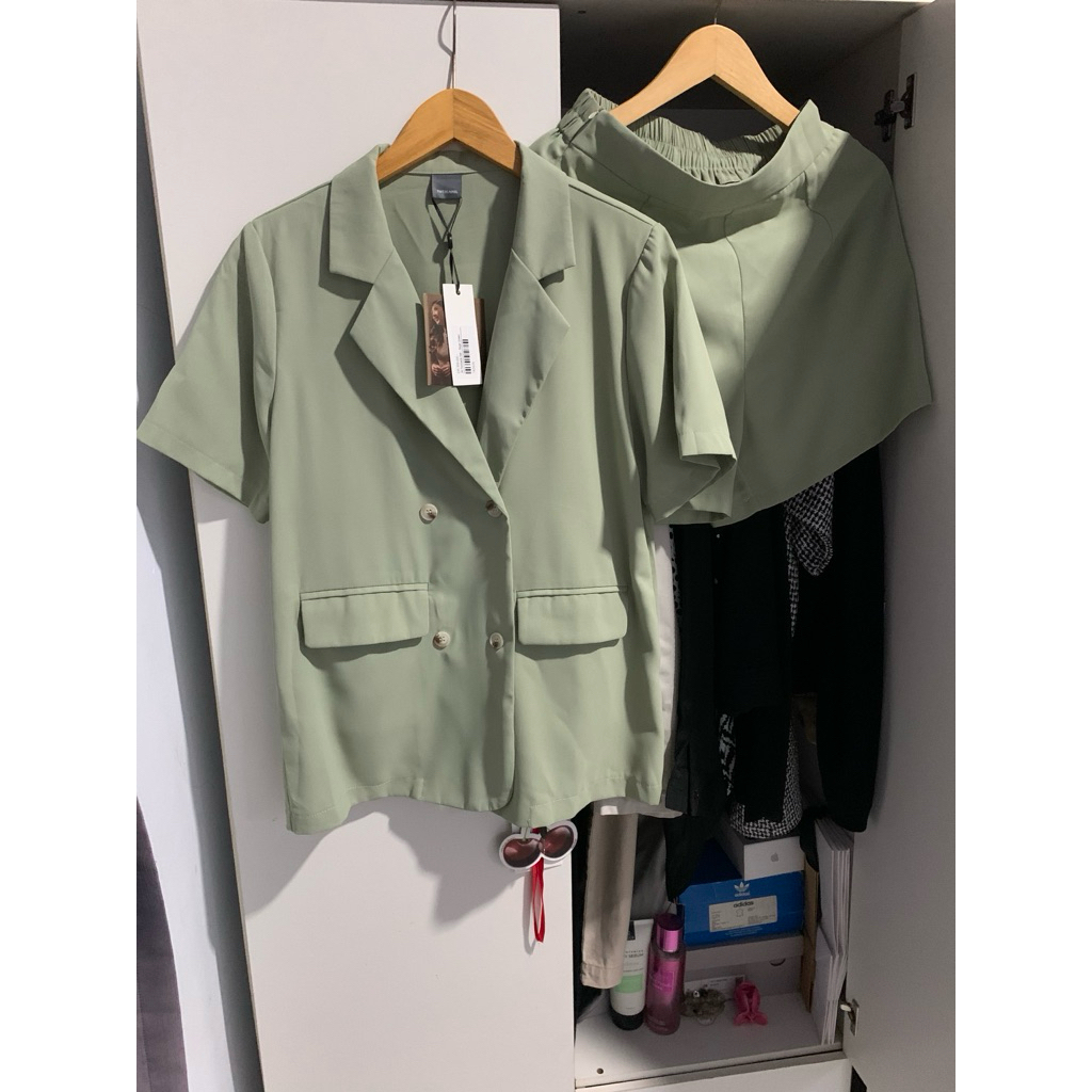 Set This Is April x Jessica Mila (New)