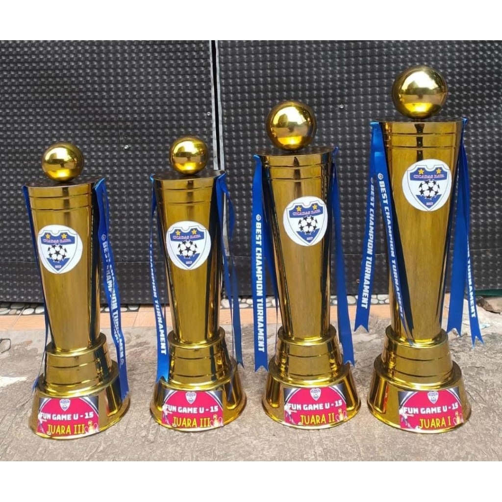 piala sepak bola trophy satu set juara 1234