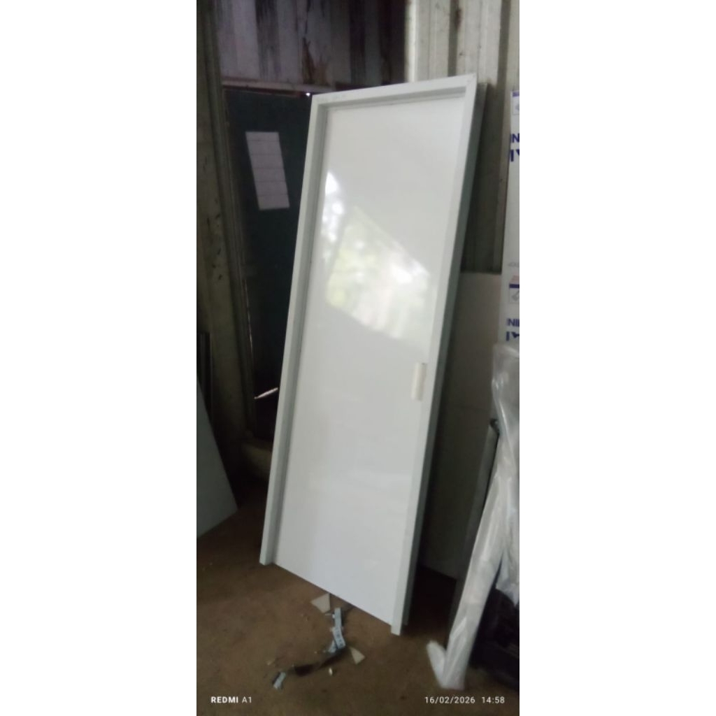 pintu  kamar mandi bajaringan