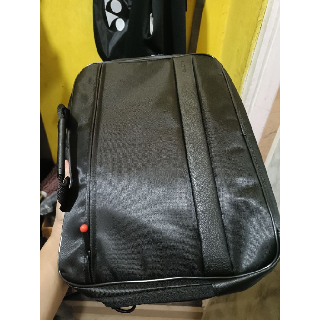 TAS LEPTOP LENOVO MASIH BARU