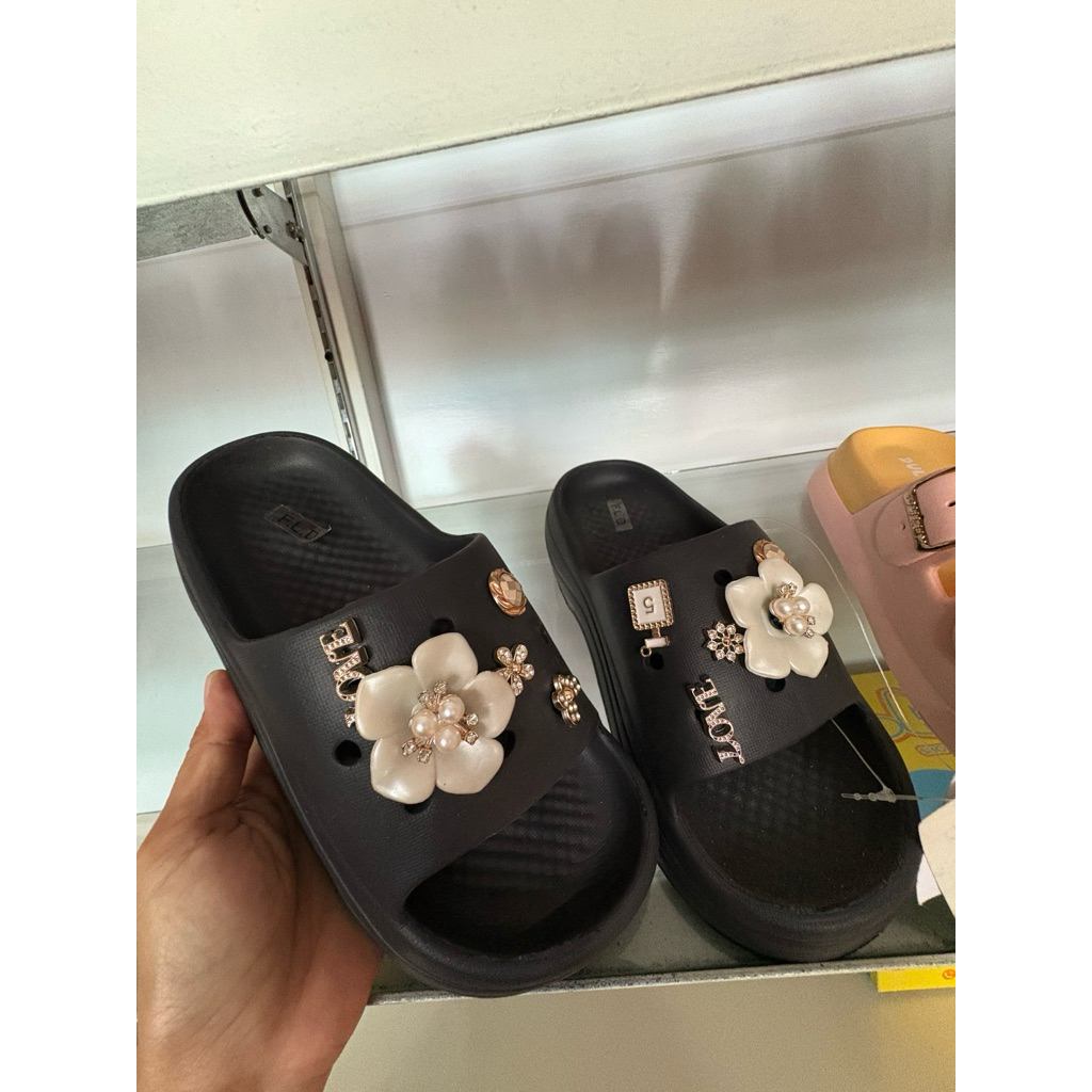 Sandal Slop wanita FLD 8822