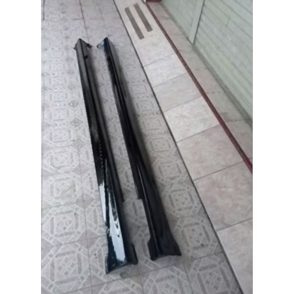 side skirt mobilio kiri kanan