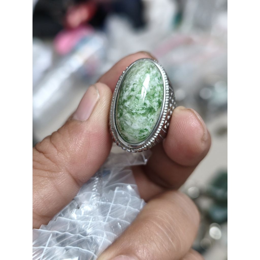 batu cincin cyclop Papua hijau sembur putih model pandan
