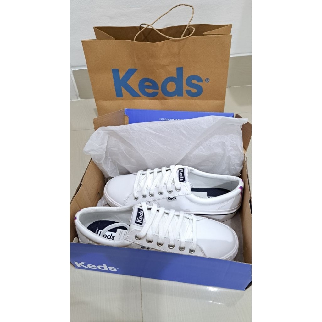 Preloved sepatu wanita keds size 39 - white