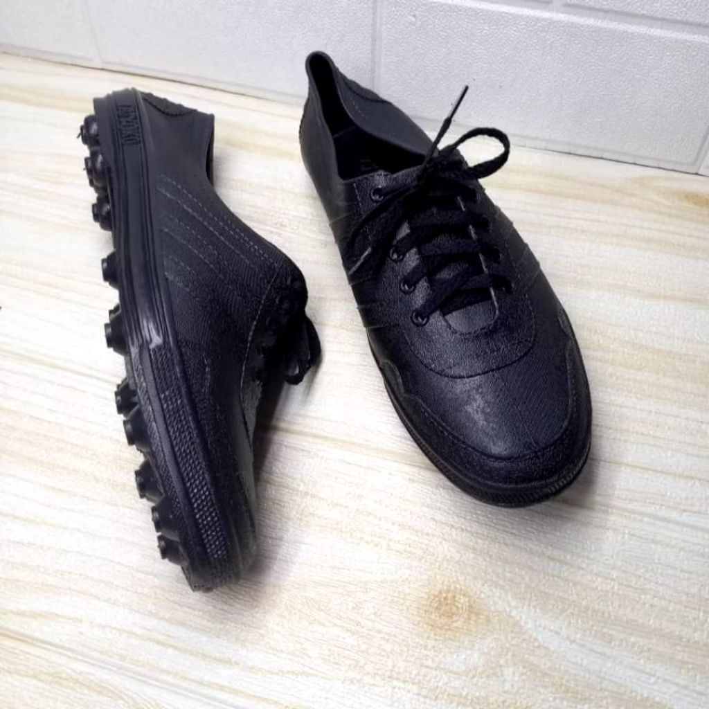 Sepatu gambir karet taiyoko sepatu karet bola tani alas kaki petani sawit