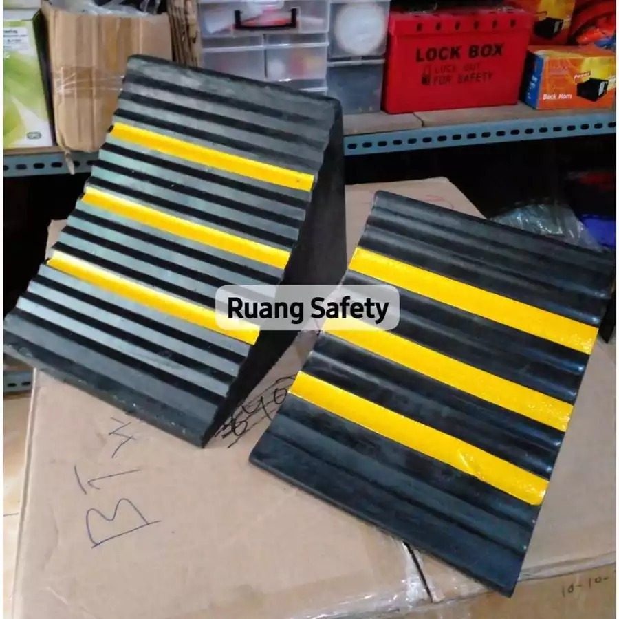 Wheel Chock Rubber / Karet Ganjalan Penahan Ban / Wheel Chock 6,5 Kg & Wheel Chock Jumbo