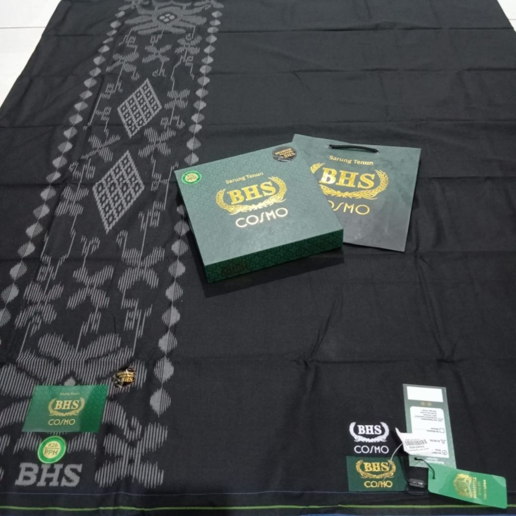 Sarung BHS Cosmo Putih Hitam