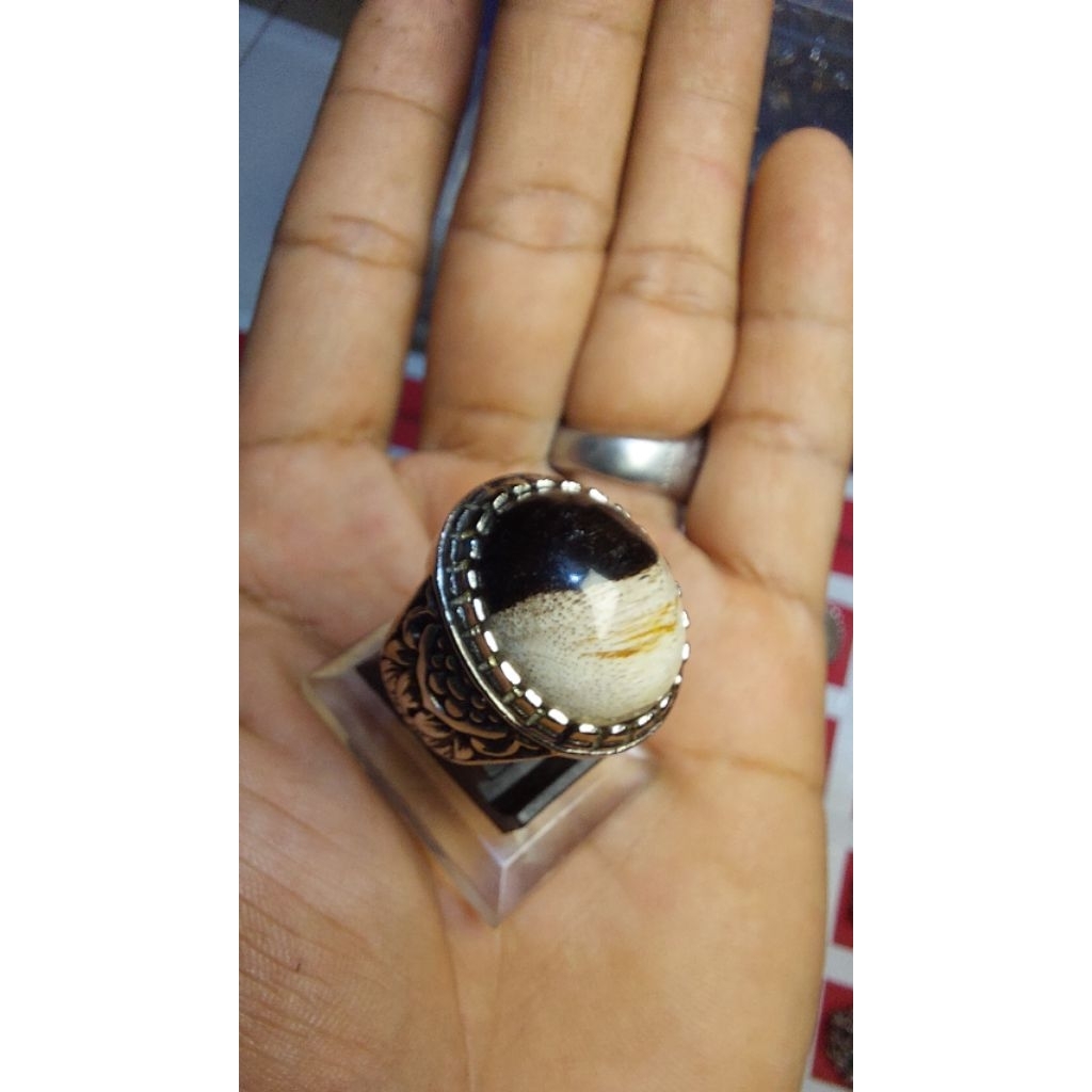 Batu cincin galeh kelor hitam putih/yin yang