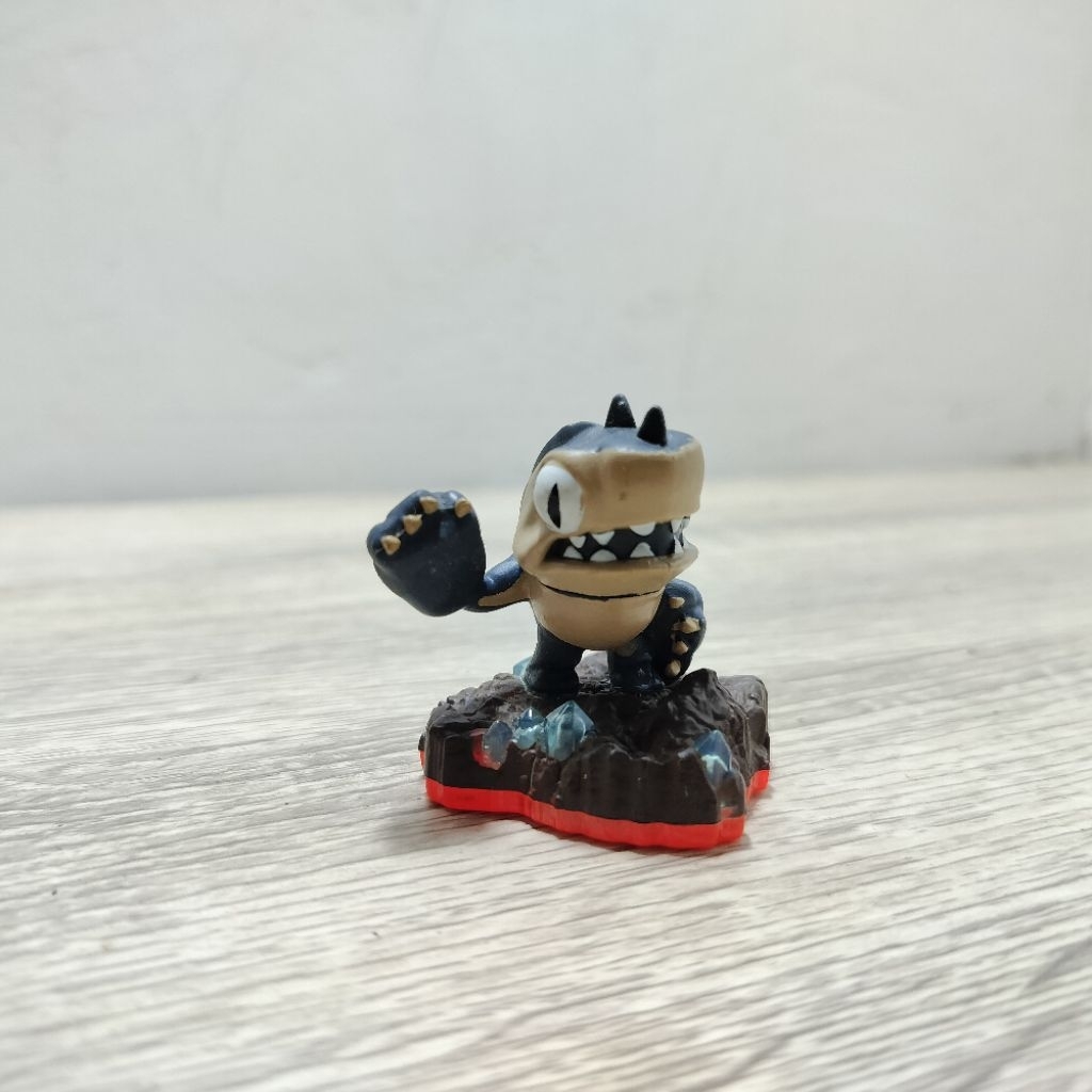 skylanders terrabite figure