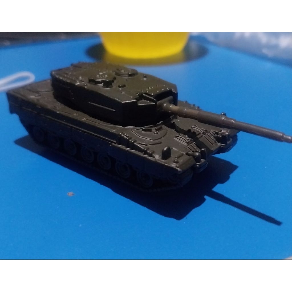 Miniatur diecast tank leopard (merk SIKU)